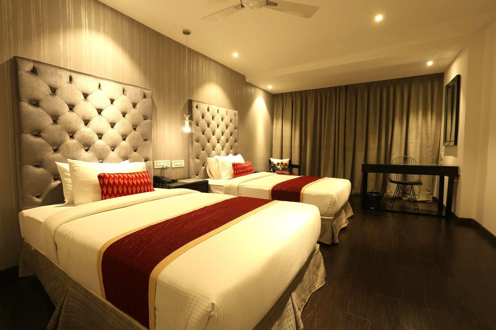 Deccan Serai, Hitec City, Hotel 3*